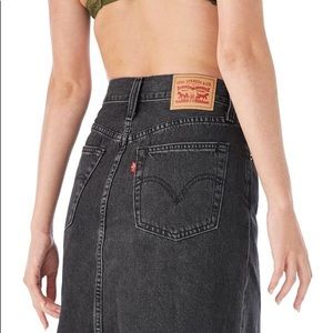 NWT Levis High Rise Denim Deconstructed Skirt